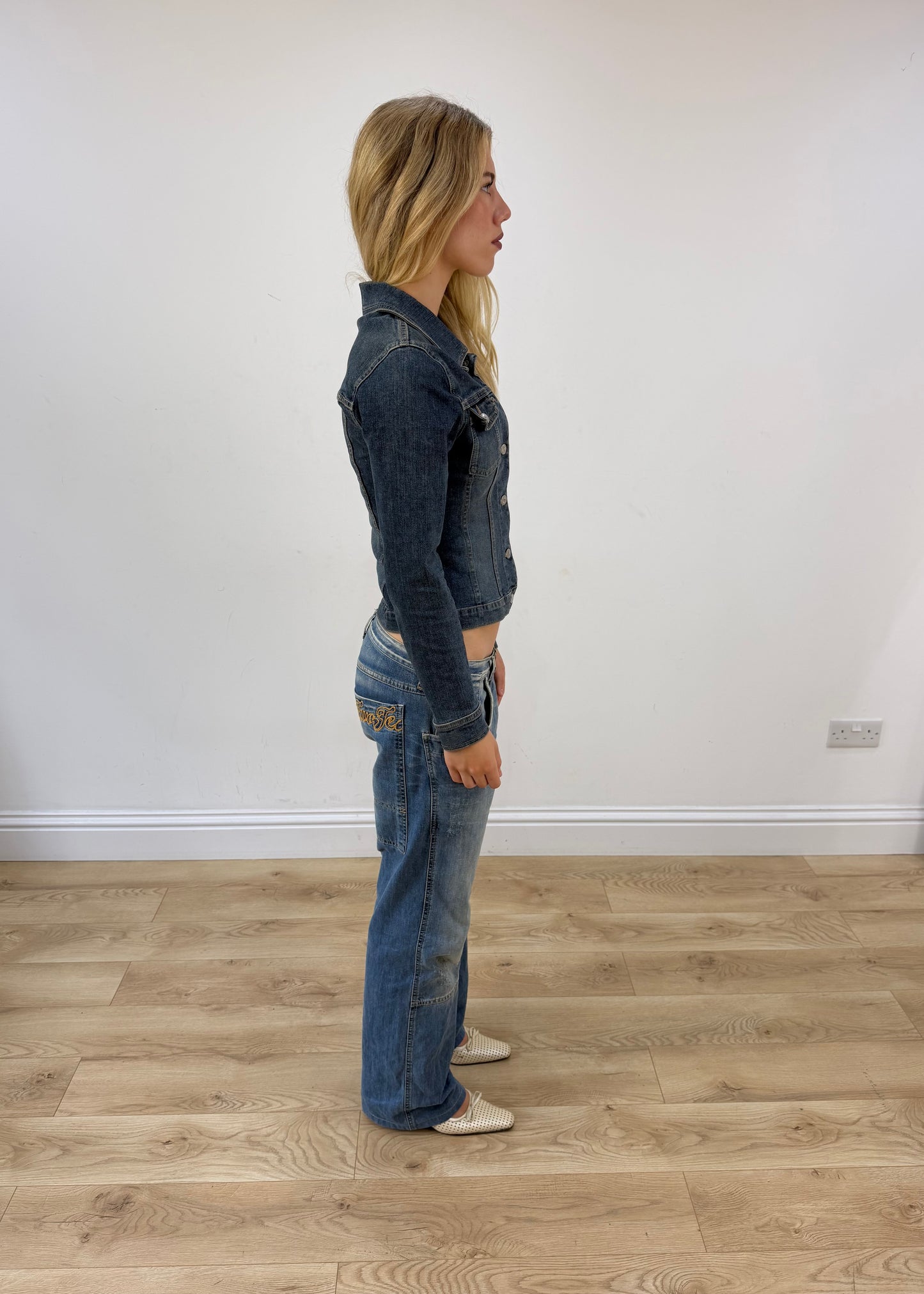 small dark blue forever 21 denim jacket right side