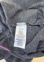 extra small aéropostale grey t-shirt with pink logo front