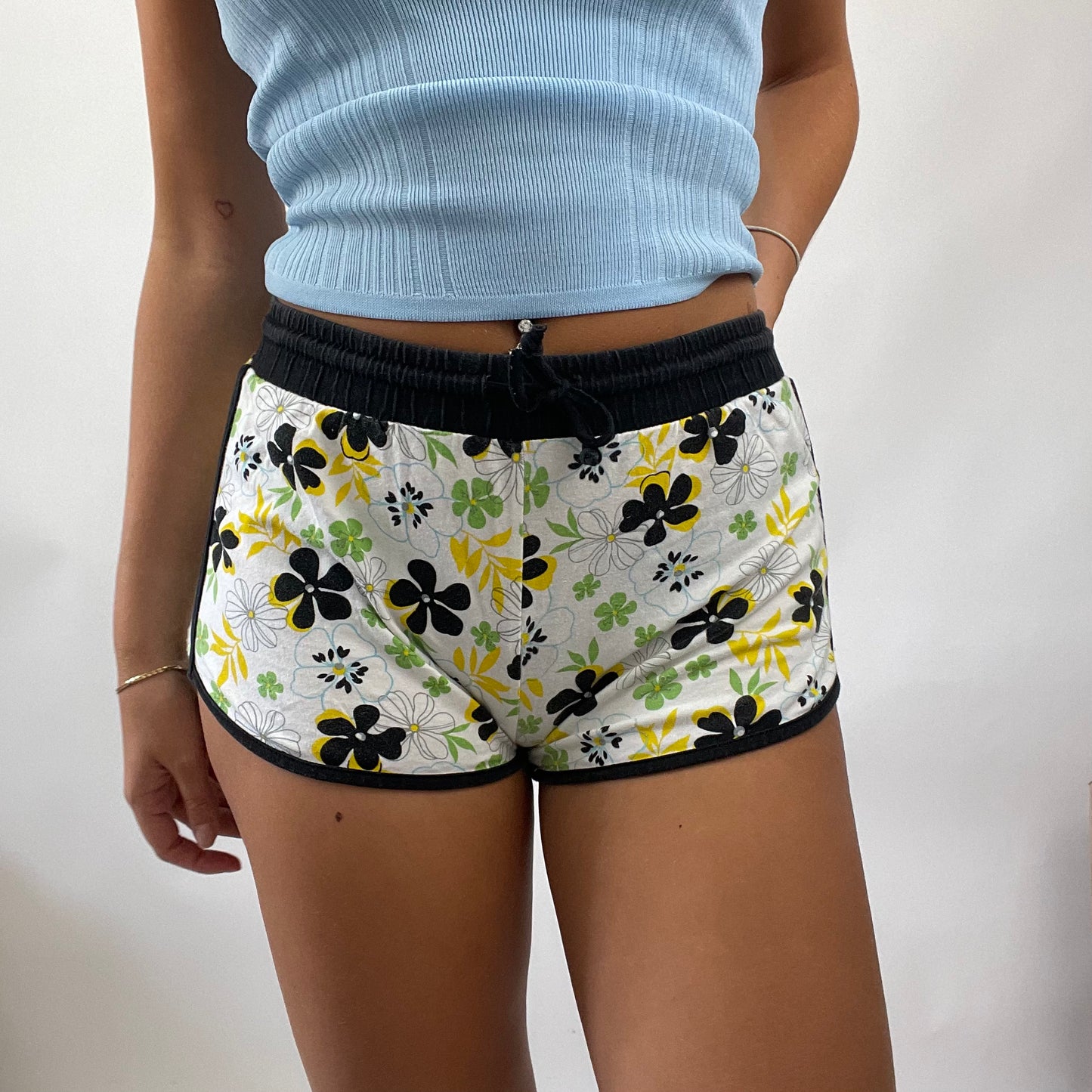 💚 EUROPEAN SUMMER DROP | small black & white floral shorts