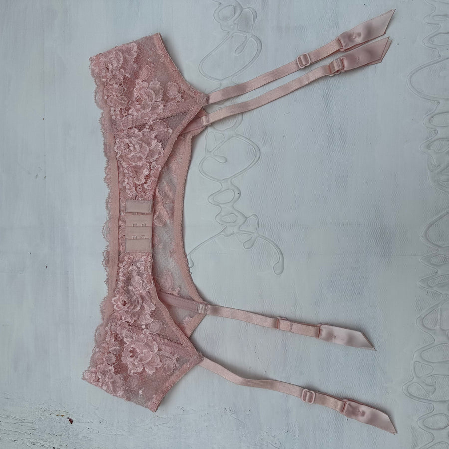 DAINTY DROP | tirantes de encaje rosa - pequeño