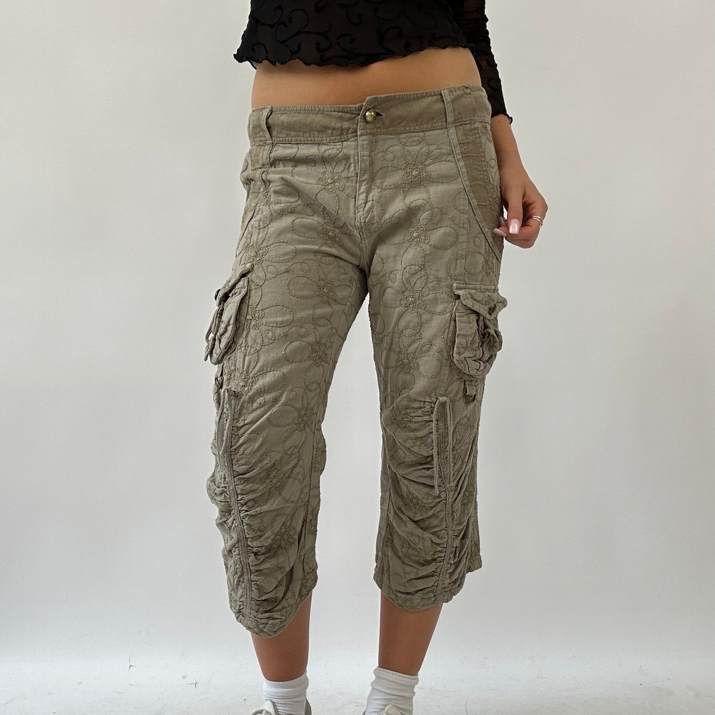 DAINTY DROP | khaki 3/4 length embroidered trousers - small