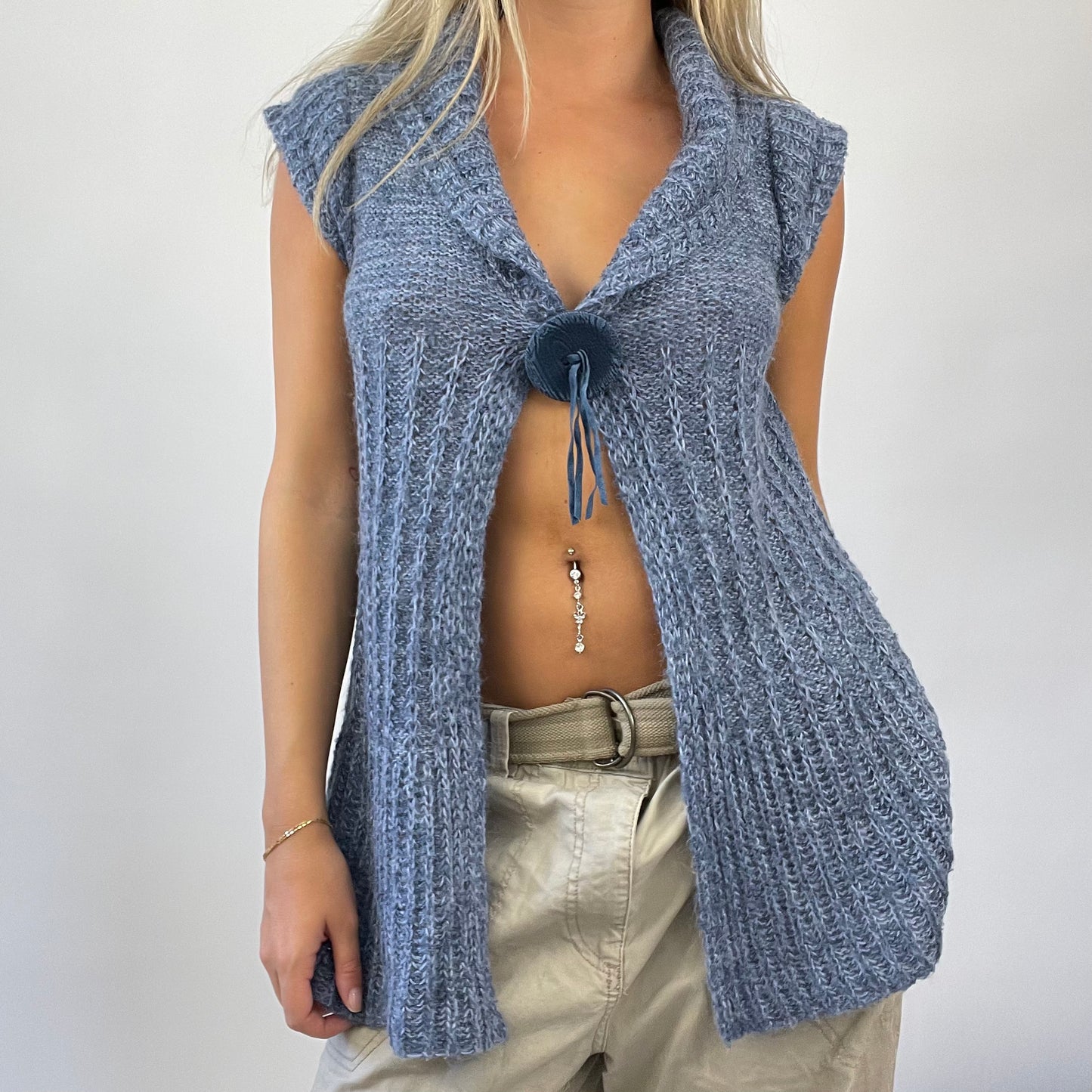 MANHATTAN GIRL DROP | small blue knit sleeveless cardigan