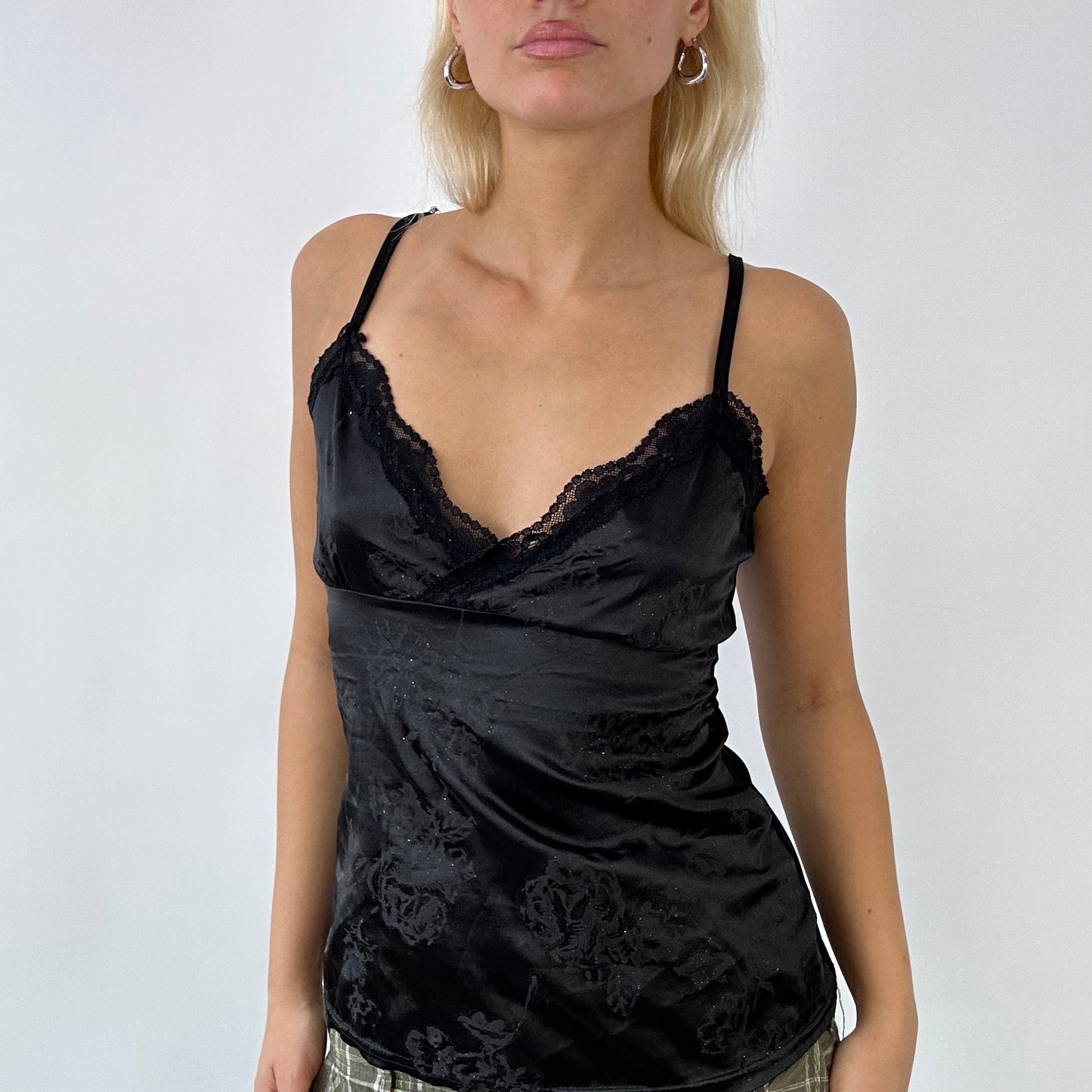 💚 💻 DAINTY DROP | small black sparkly floral vest