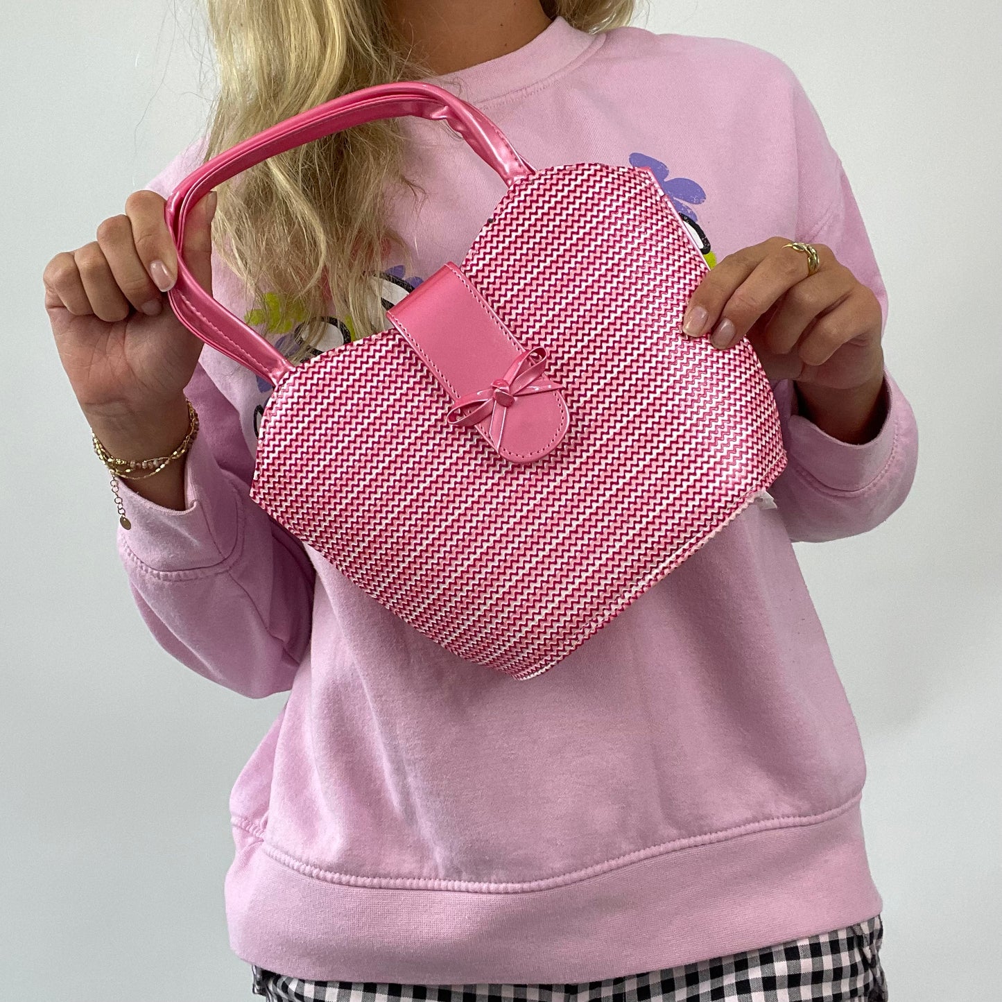 BARBIE DROP - college barbie | pink patterned bag with bow
