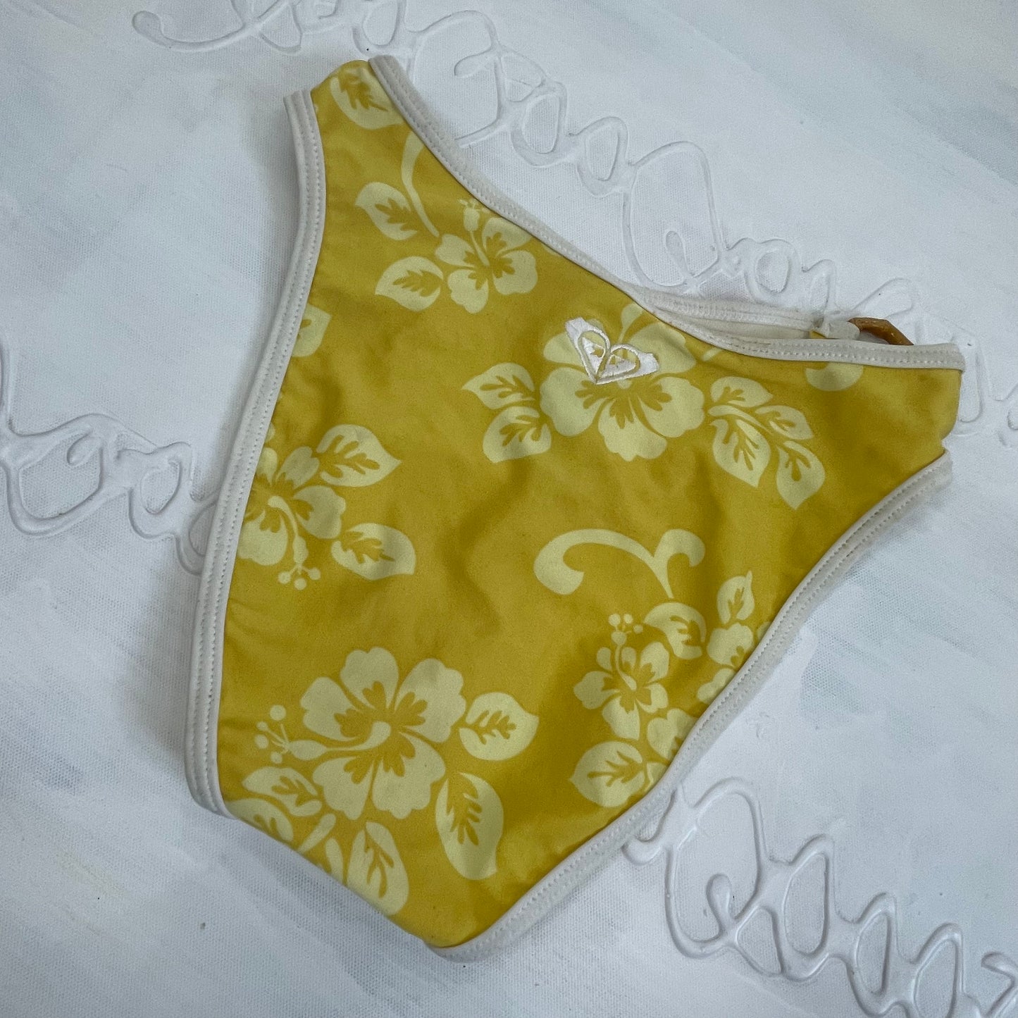 EUROPEAN SUMMER DROP | small roxy yellow hibiscus bikini bottoms