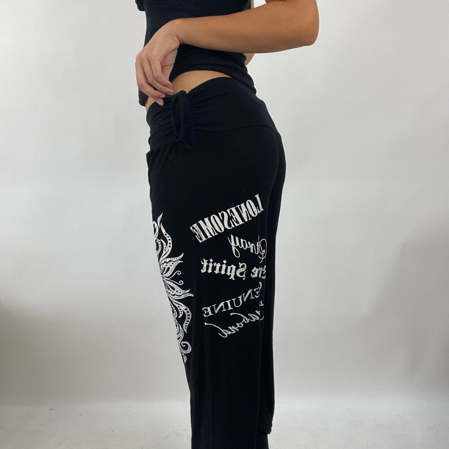 GRUNGE FAIRYCORE DROP | black graphic capri trousers - small