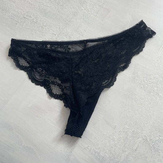 GRUNGE FAIRYCORE DROP | black lace knickers with rose detail - small