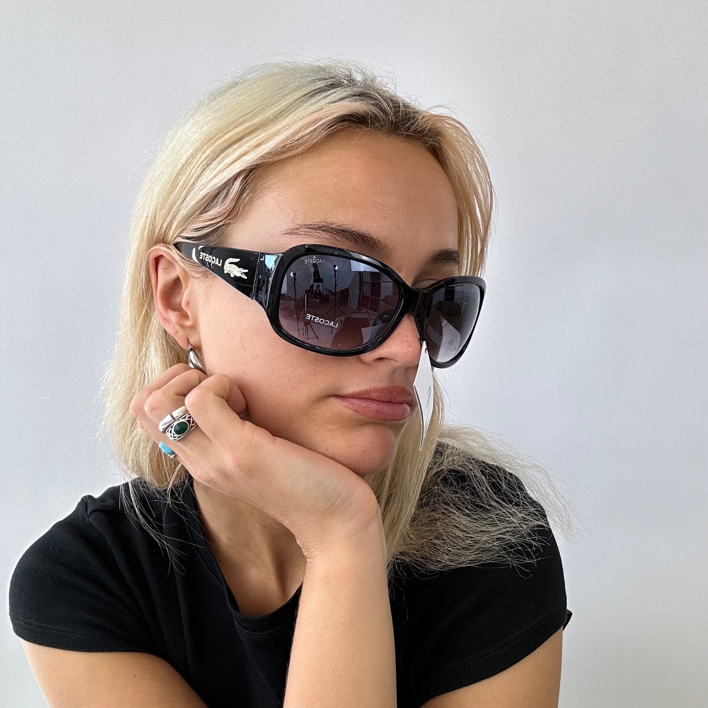 MODEL OFF DUTY DROP | black lacoste sunglasses