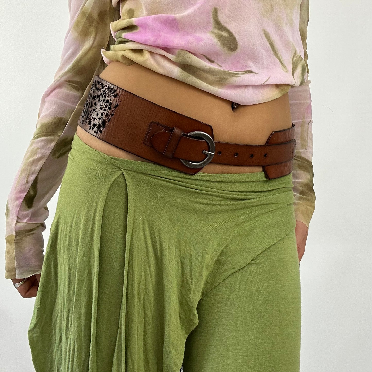 💚 💻 BOHO GIRL DROP | brown cutout belt