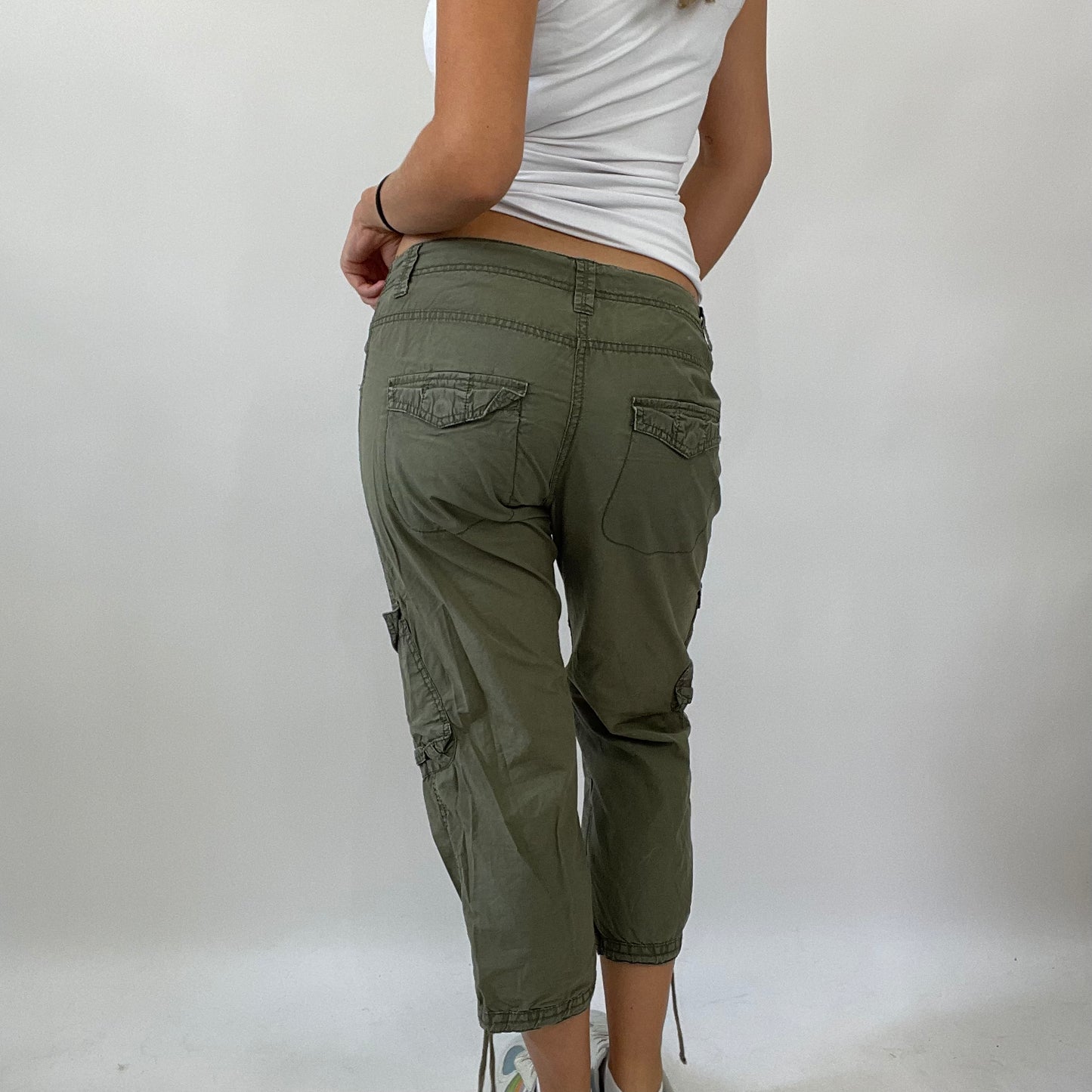 MANHATTAN GIRL DROP | small khaki old label h&m 3/4 length trousers