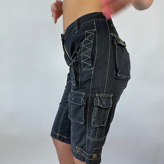 💚 FESTIVAL DROP | small black contrast stitch jorts