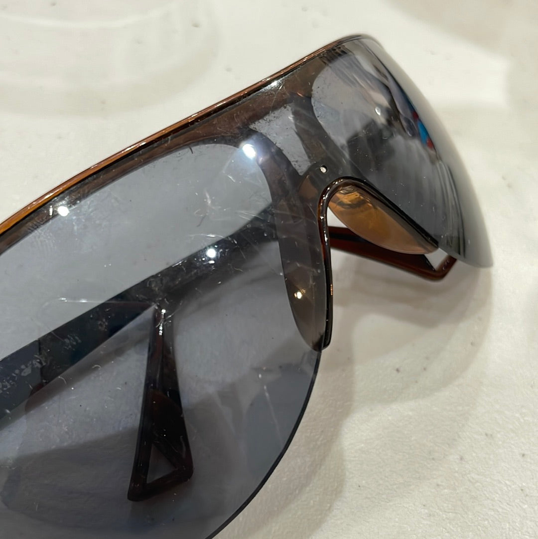 MODEL OFF DUTY DROP | brown emporio armani sunglasses