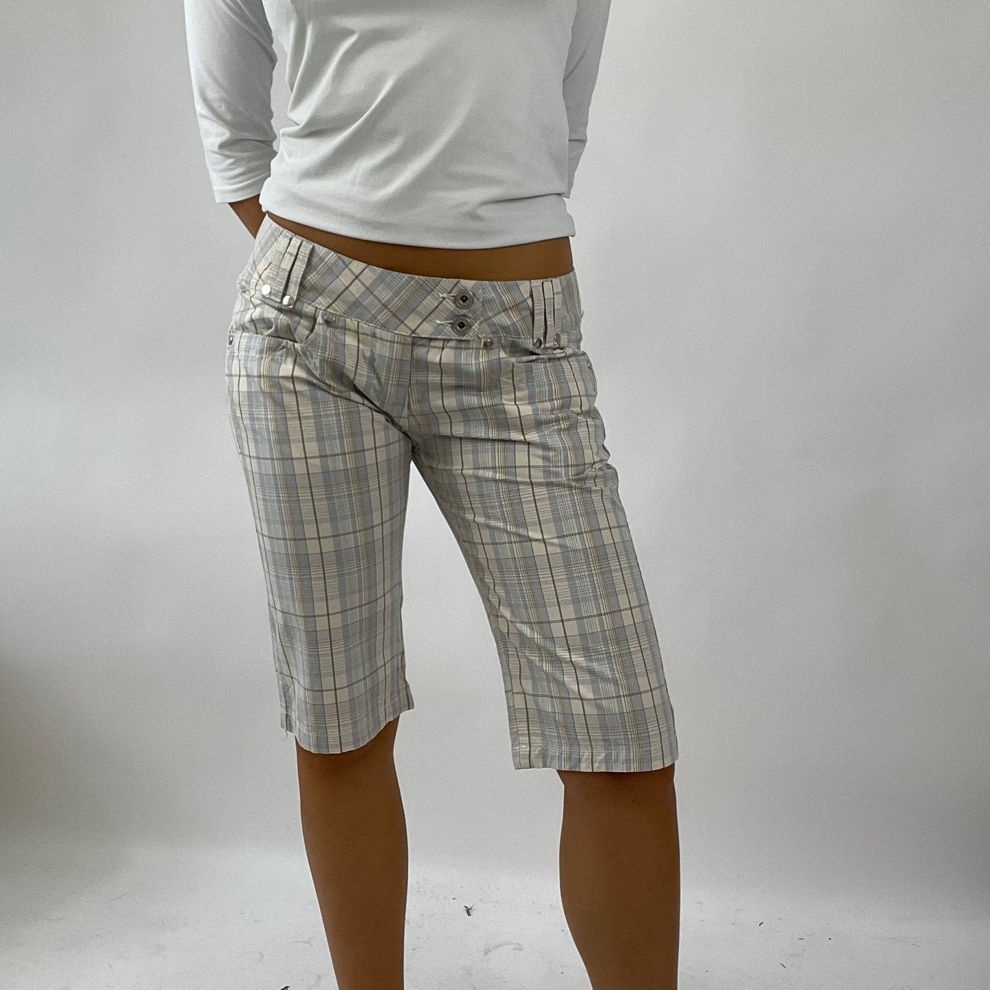 DROP 5 | medium plaid checkered 3/4 length capris