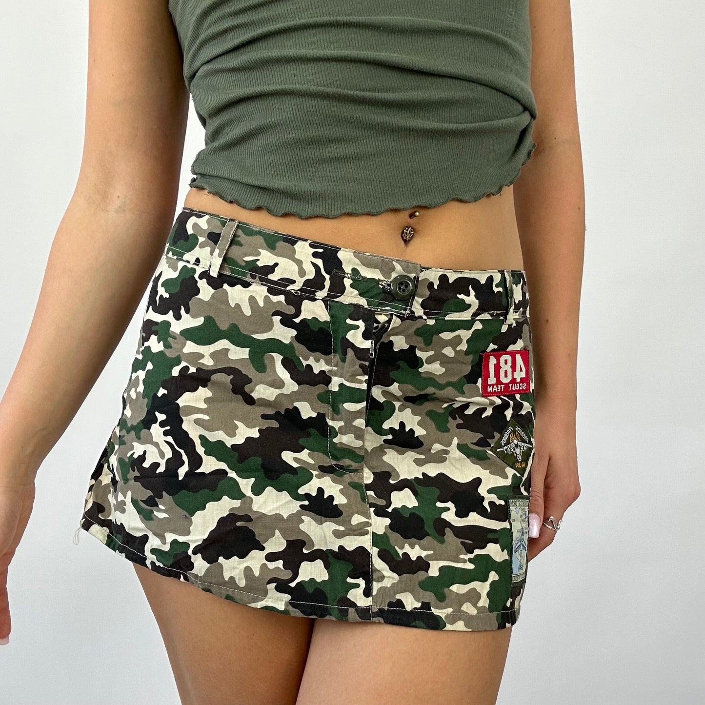 FRESHERS FITS DROP camo skirt with patches