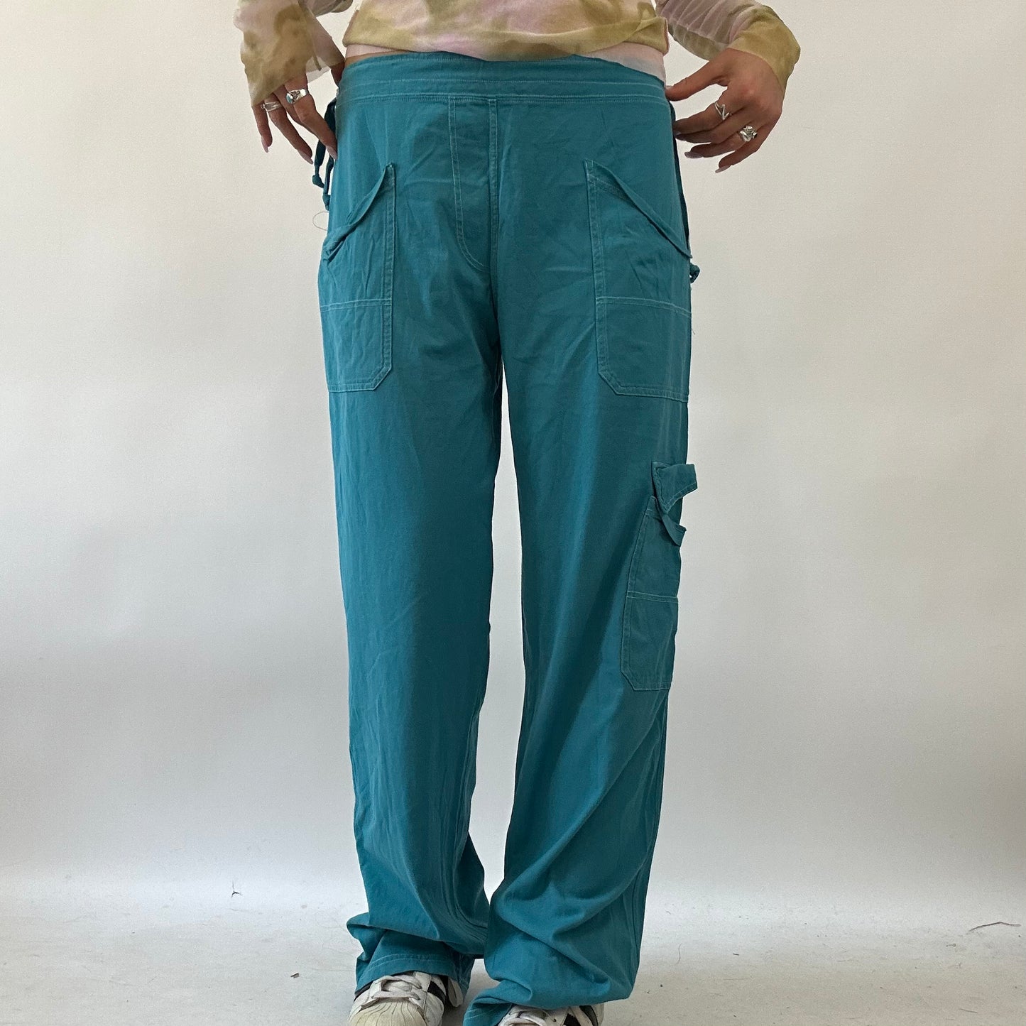 BOHO GIRL DROP | medium blue cargo trousers with pocket details and contrast stitch