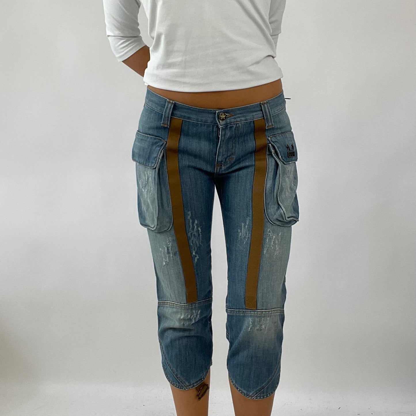 DROP 5 | small 3/4 length jeans with brown detailing
