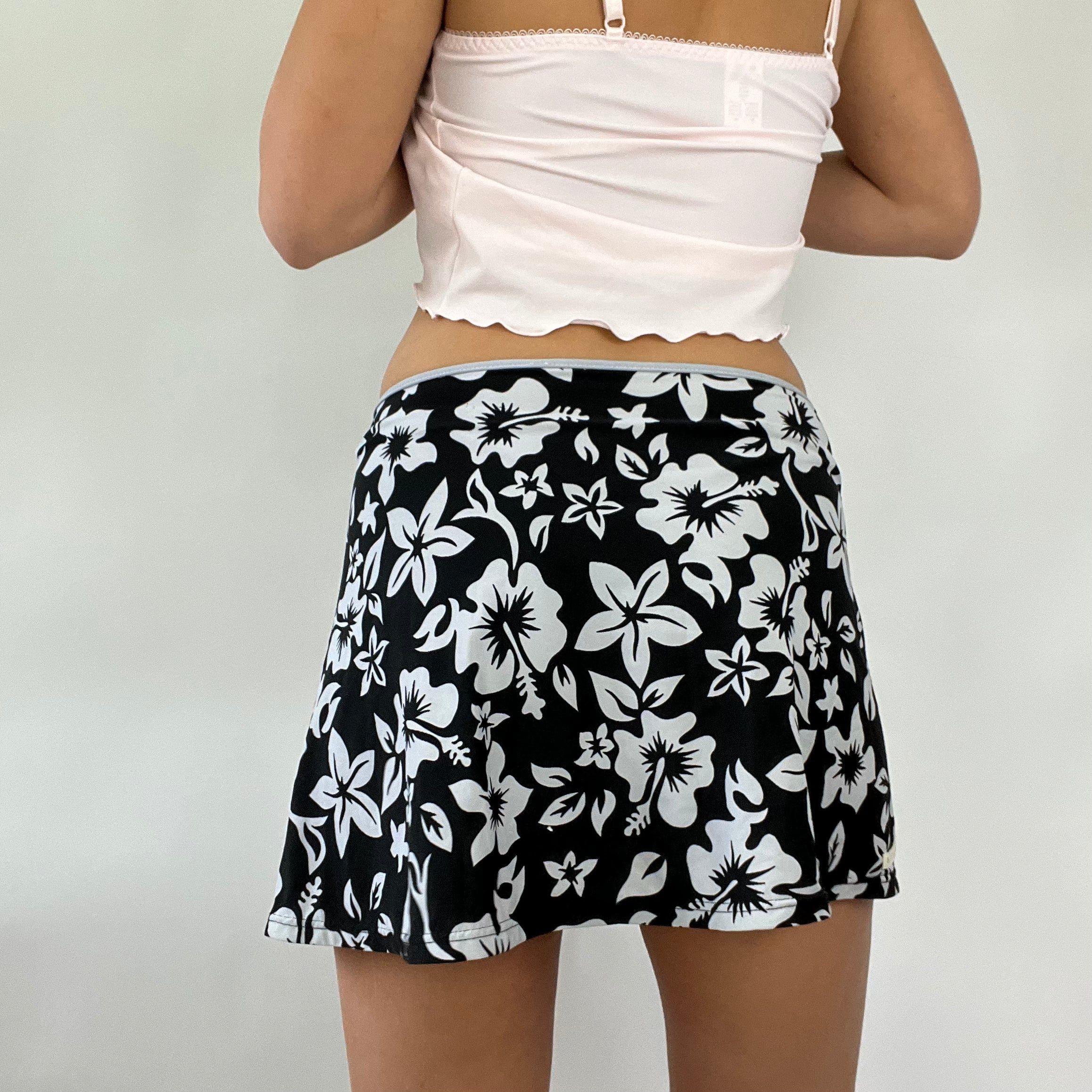FESTIVAL DROP black hibiscus skirt small remass