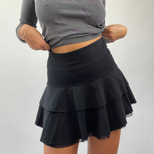 MISS REMASS DROP | small black ruffle mini skirt
