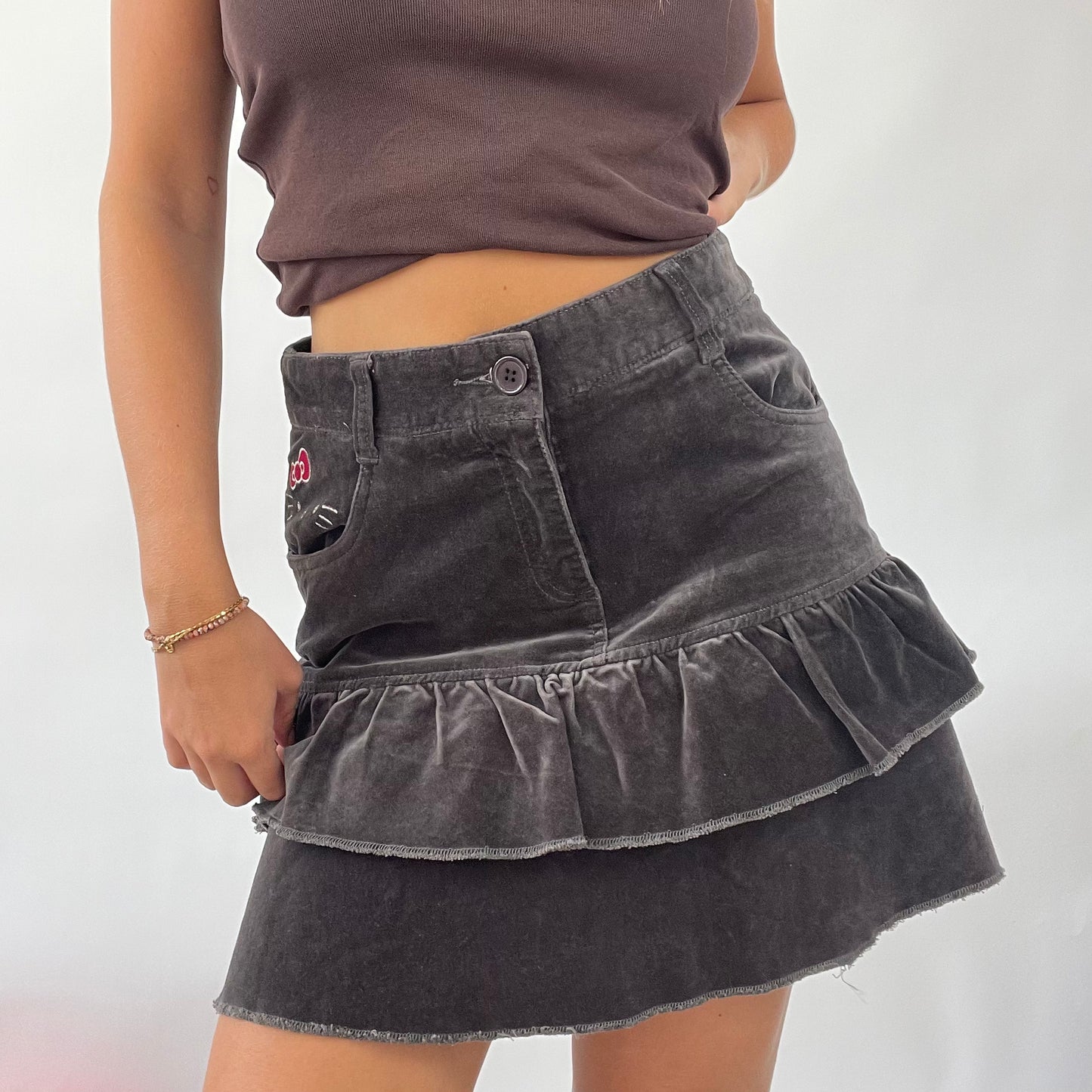 💚 TROPICAL GIRL DROP | medium velvet frill skirt with hello kitty graphic
