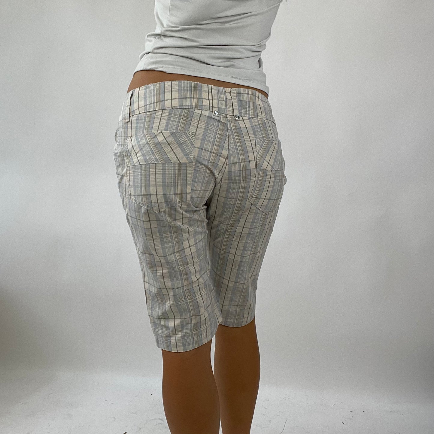 DROP 5 | medium plaid checkered 3/4 length capris