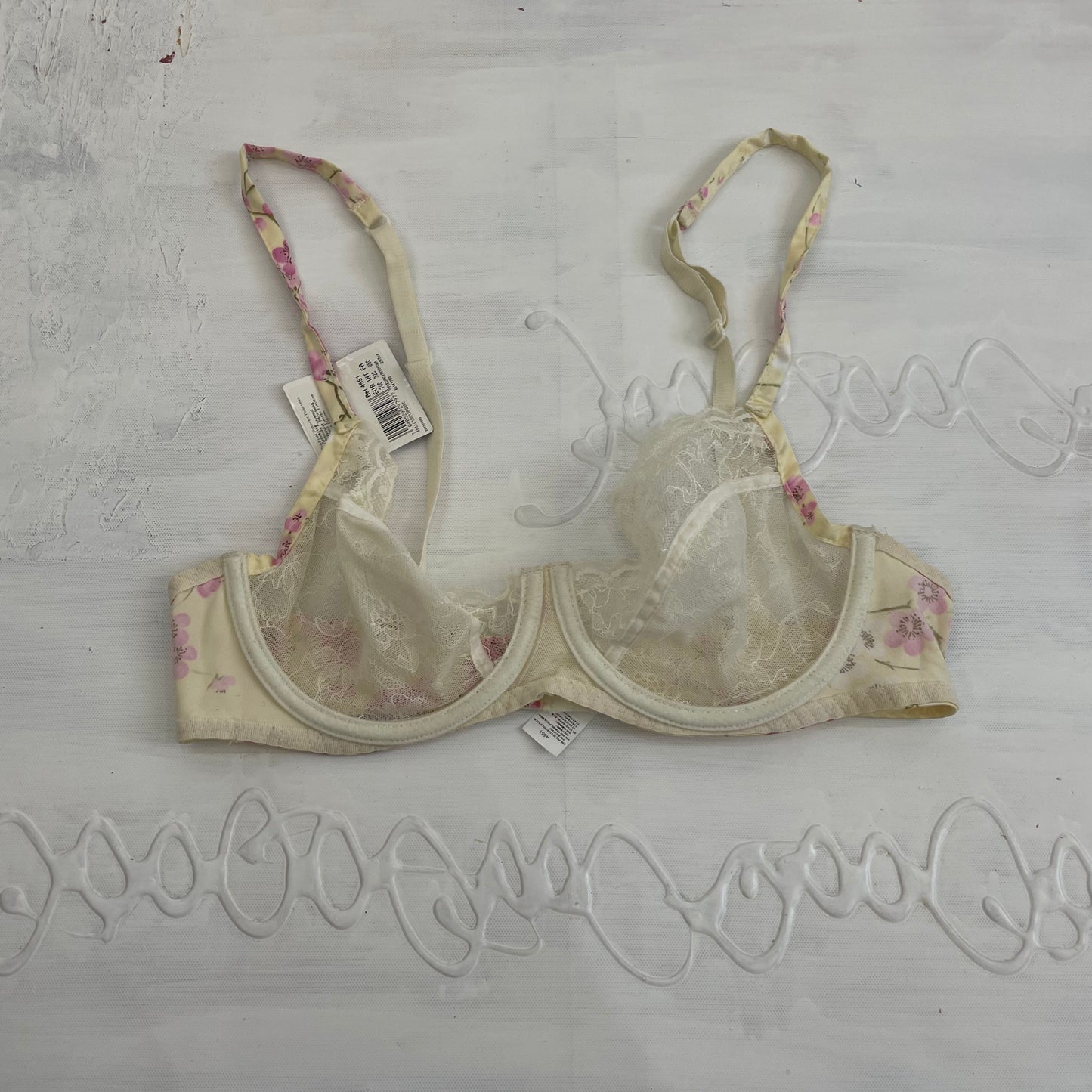 SUMMER ‘IT GIRL’ DROP | baby yellow lace bra