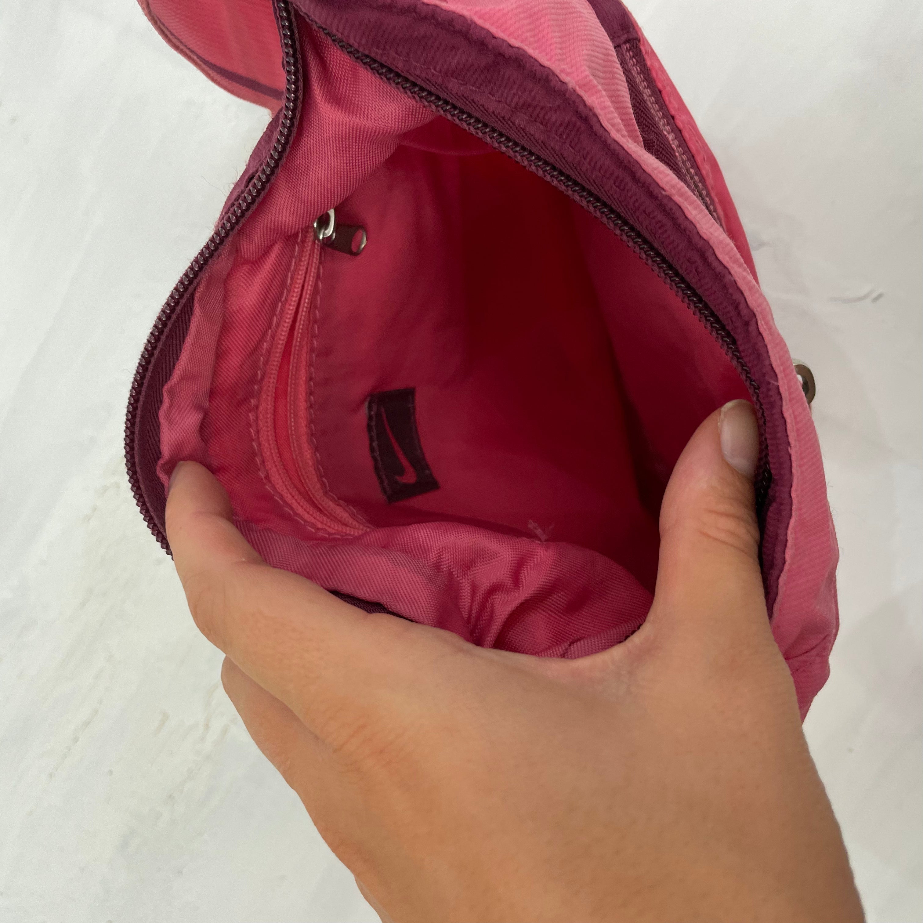 Nike crossbody discount bag pink