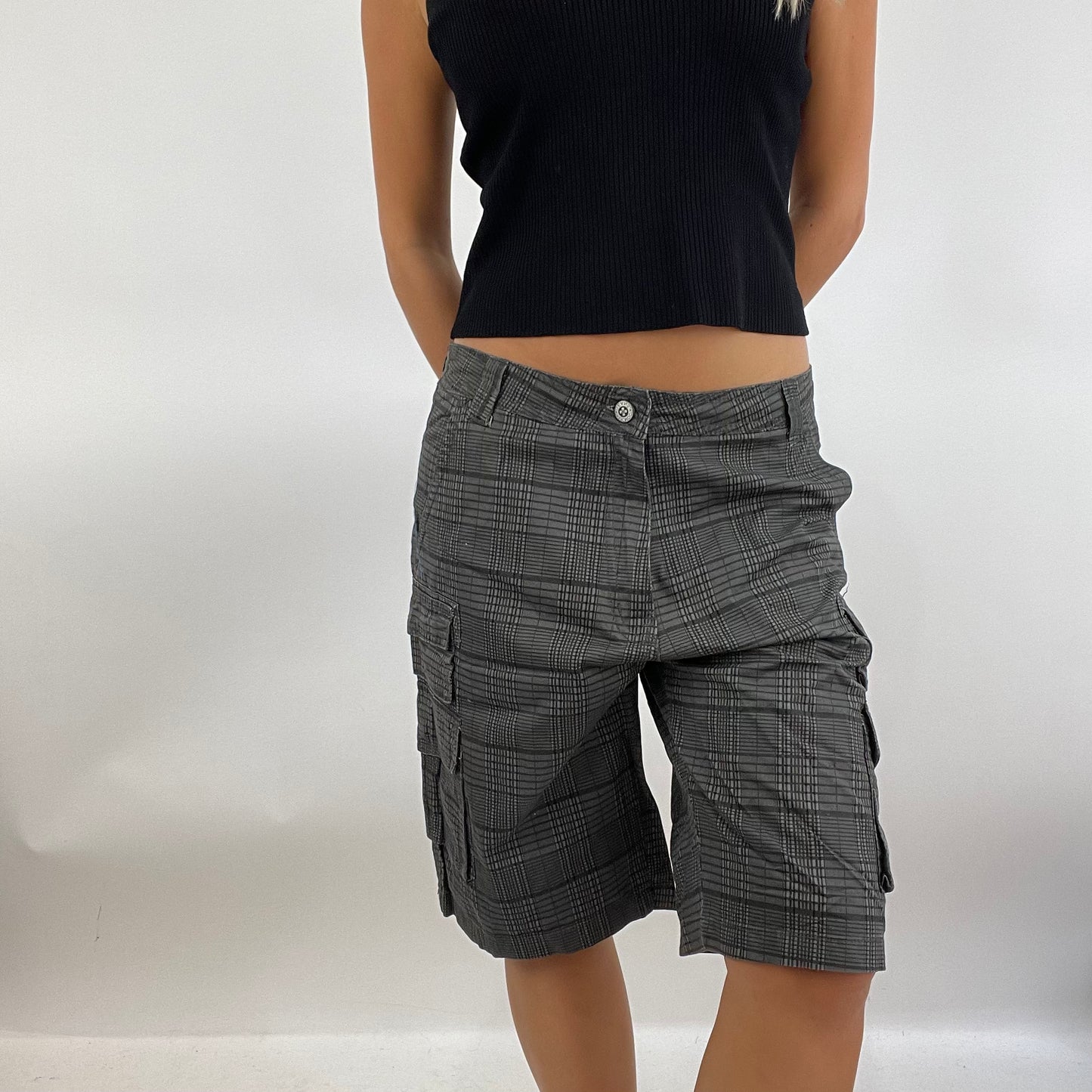 MODEL OFF DUTY DROP | small grey checked gingham shorts