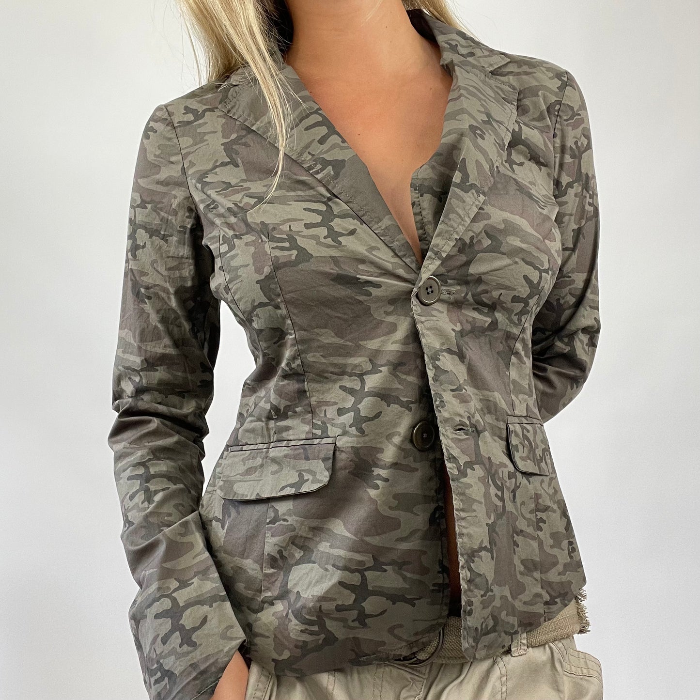 MANHATTAN GIRL DROP | small green camo blazer