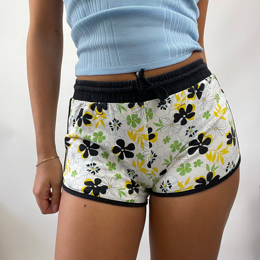 💚 EUROPEAN SUMMER DROP | small black & white floral shorts