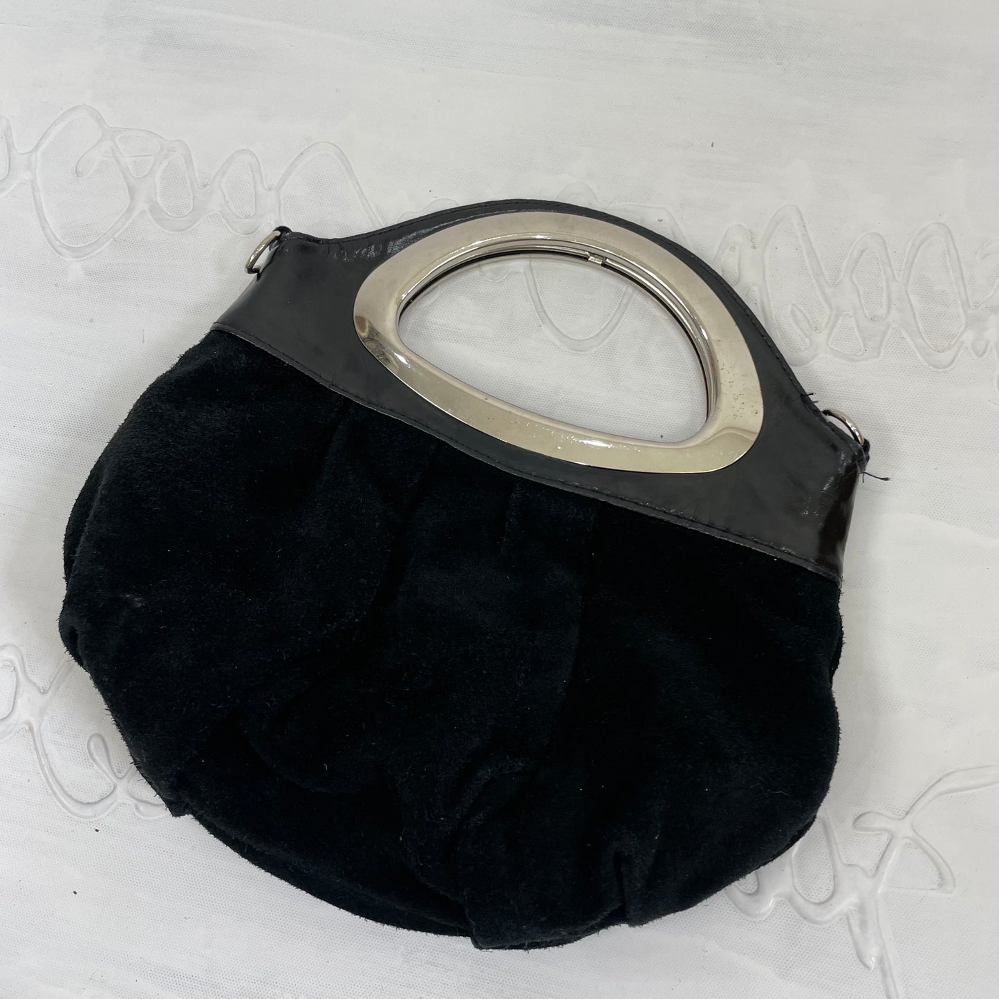MANHATTAN GIRL DROP | black velvet bag with silver hardware