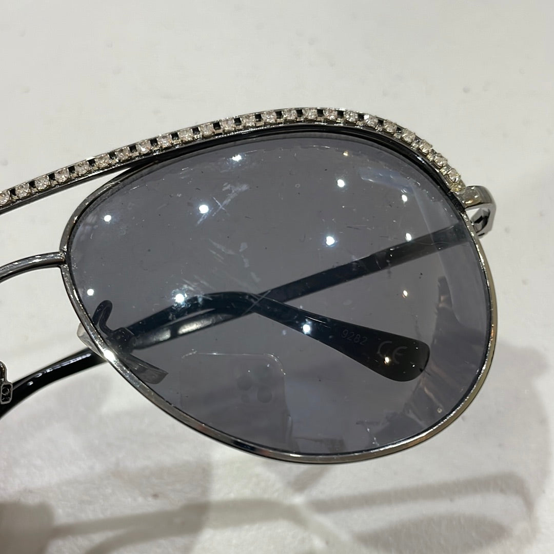 MODEL OFF DUTY DROP | diamanté aviator style sunglasses