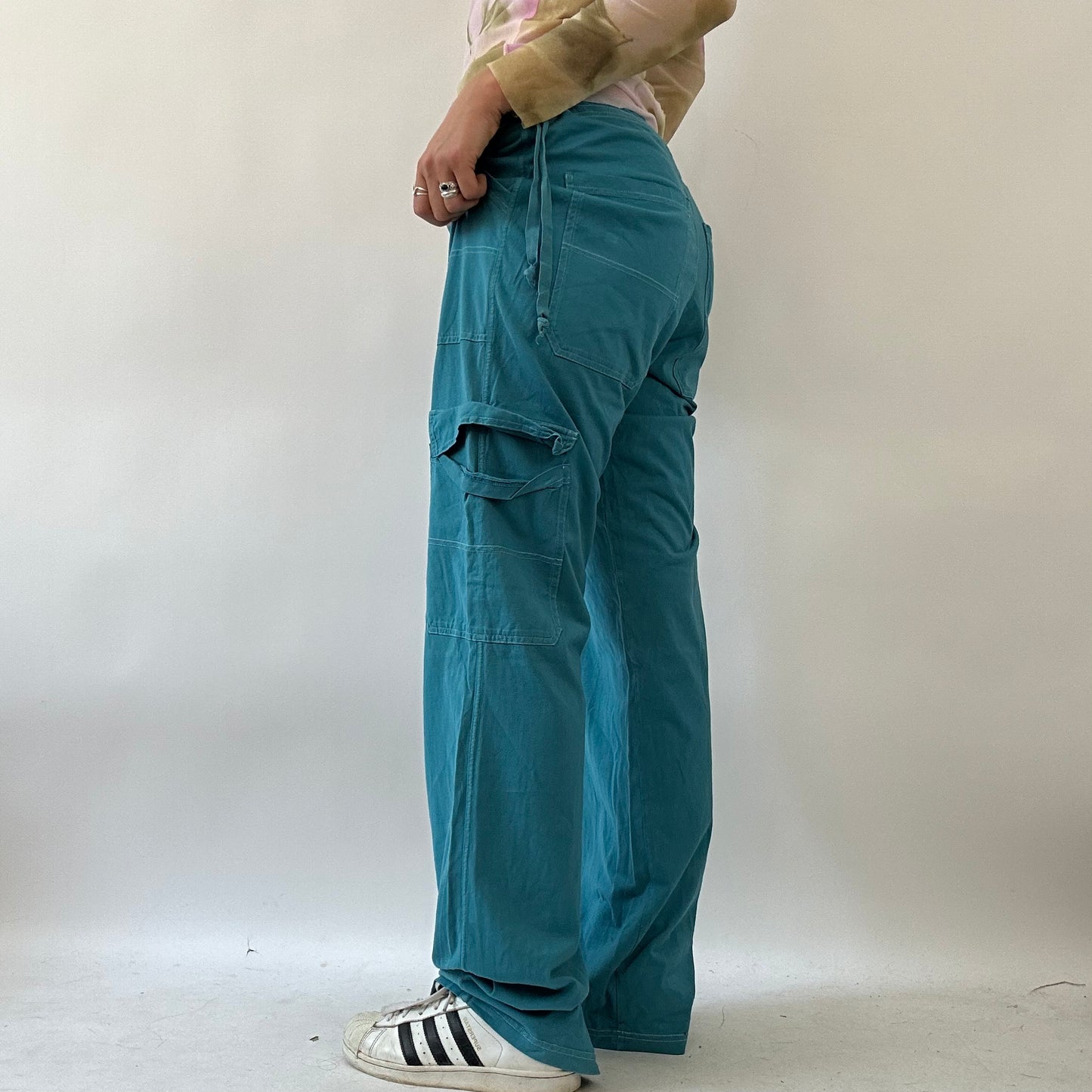 BOHO GIRL DROP | medium blue cargo trousers with pocket details and contrast stitch