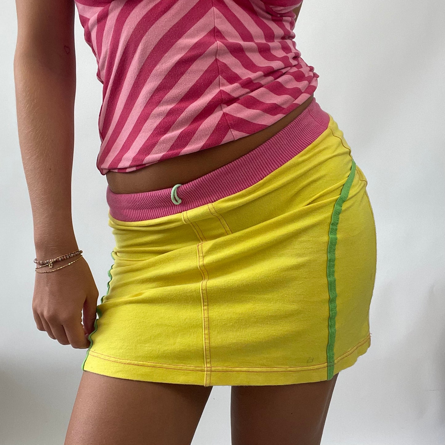 💻 BARBIE DROP - sporty barbie | small yellow and green mini skirt with pink waistband brasil colours
