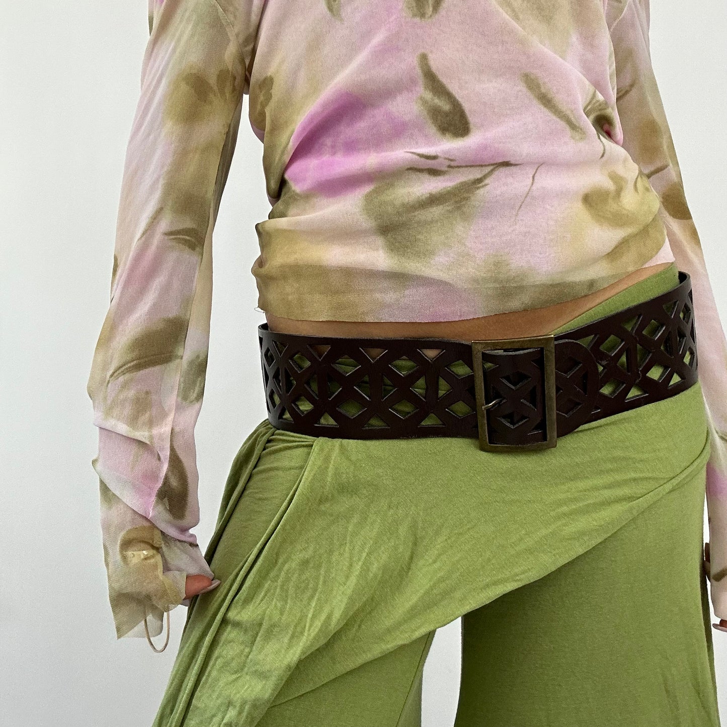 💚 💻 BOHO GIRL DROP | brown cutout belt with gold buckle
