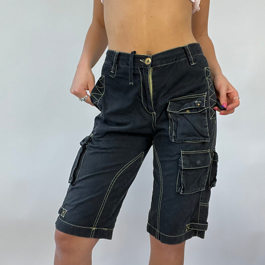 💚 FESTIVAL DROP | small black contrast stitch jorts