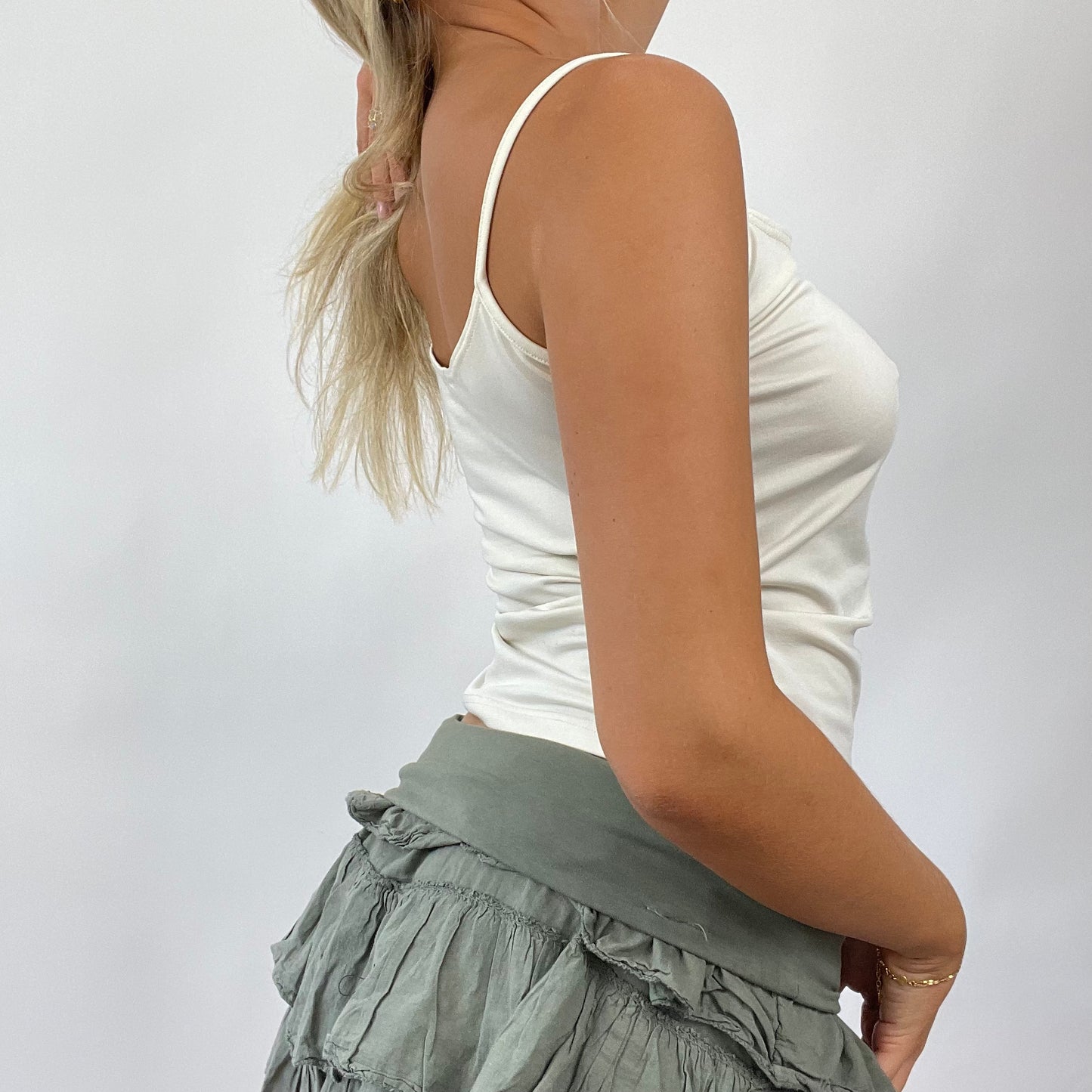 💚 💻 EUROPEAN SUMMER DROP | large cream moschino cami