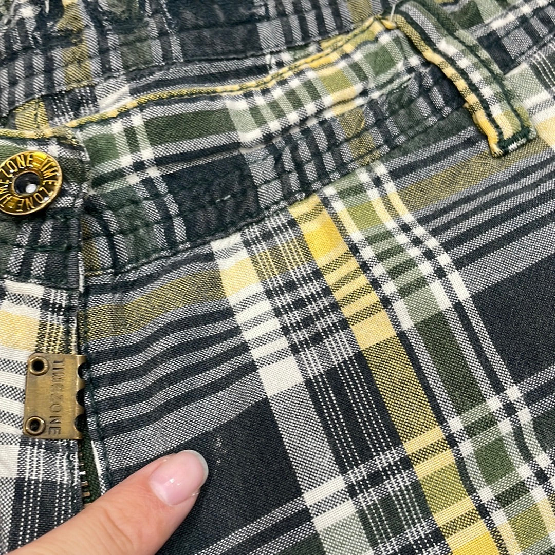 💚 EUROPEAN SUMMER DROP | small yellow/green checked shorts