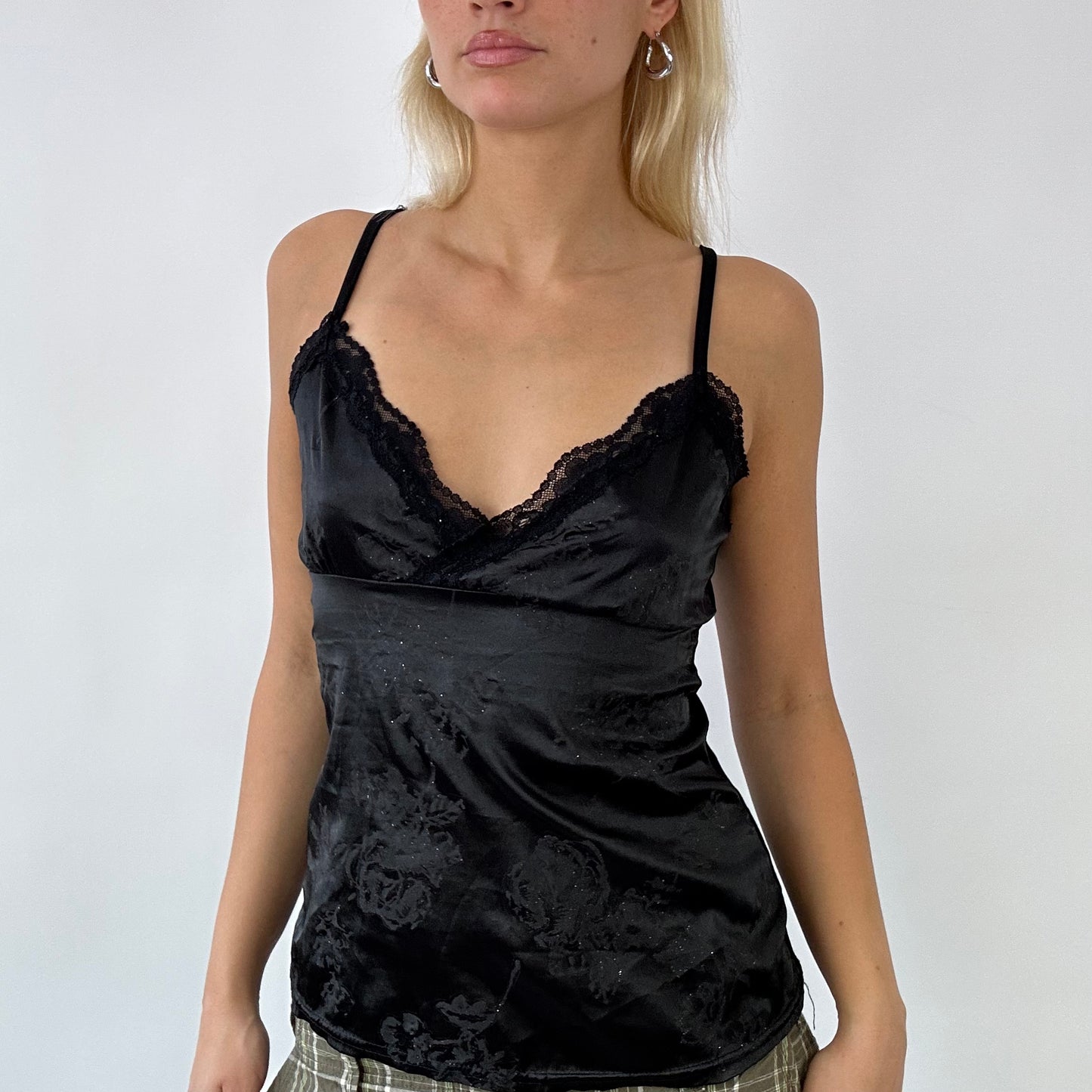 💚 💻 DAINTY DROP | small black sparkly floral vest