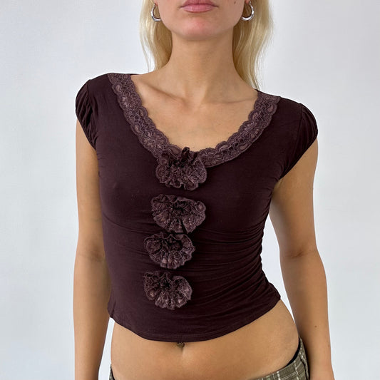 💻 DAINTY DROP | burgundy top with lace flowers - small