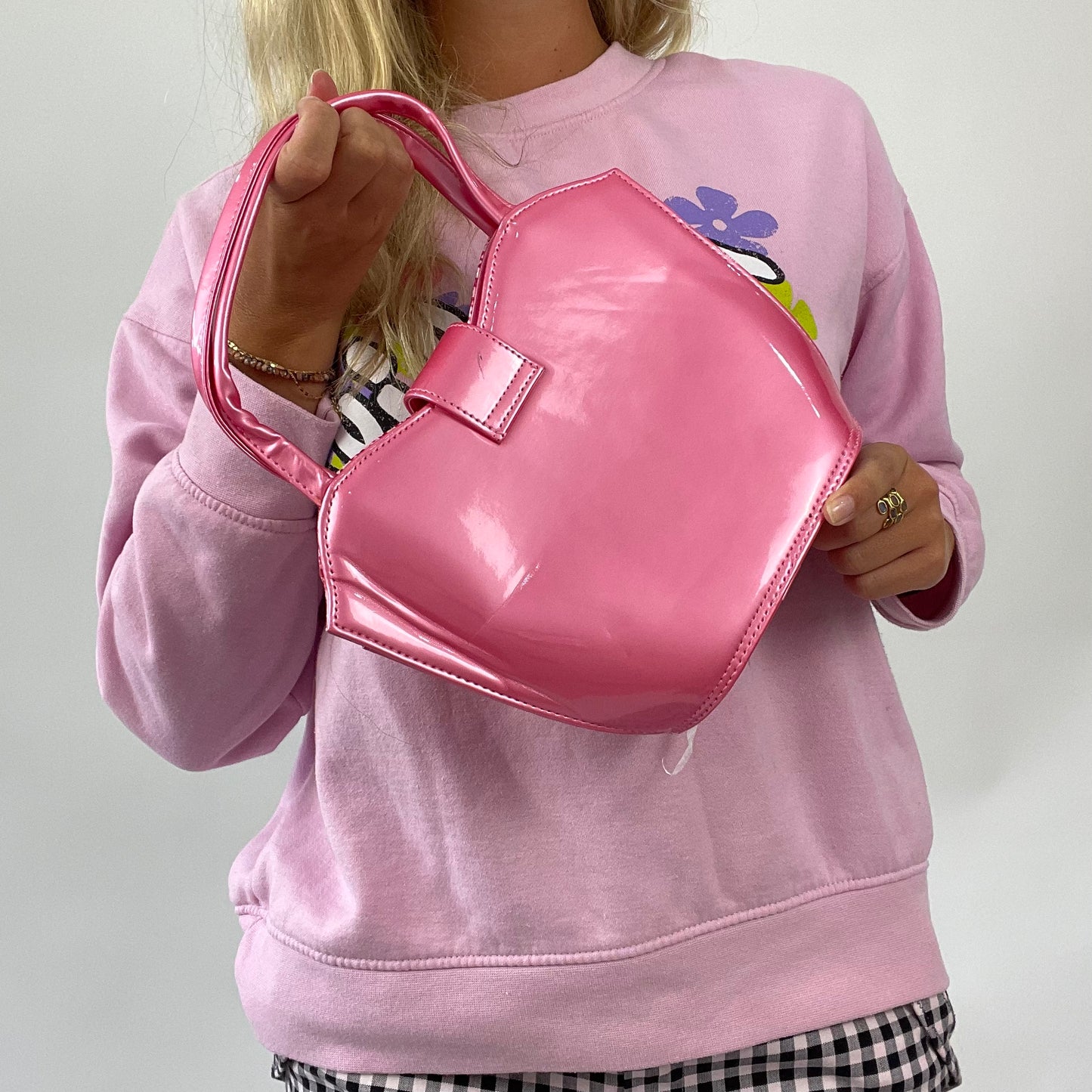 BARBIE DROP - college barbie | pink patterned bag with bow