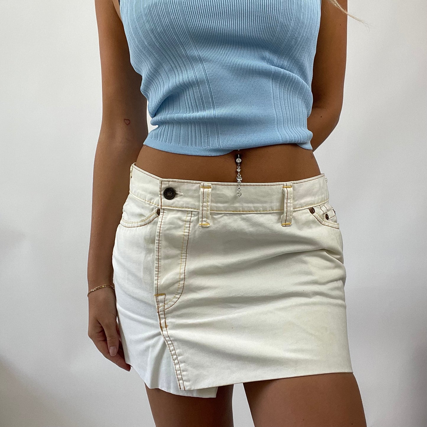 💚 💻 EUROPEAN SUMMER DROP | small cream evisu mini skirt