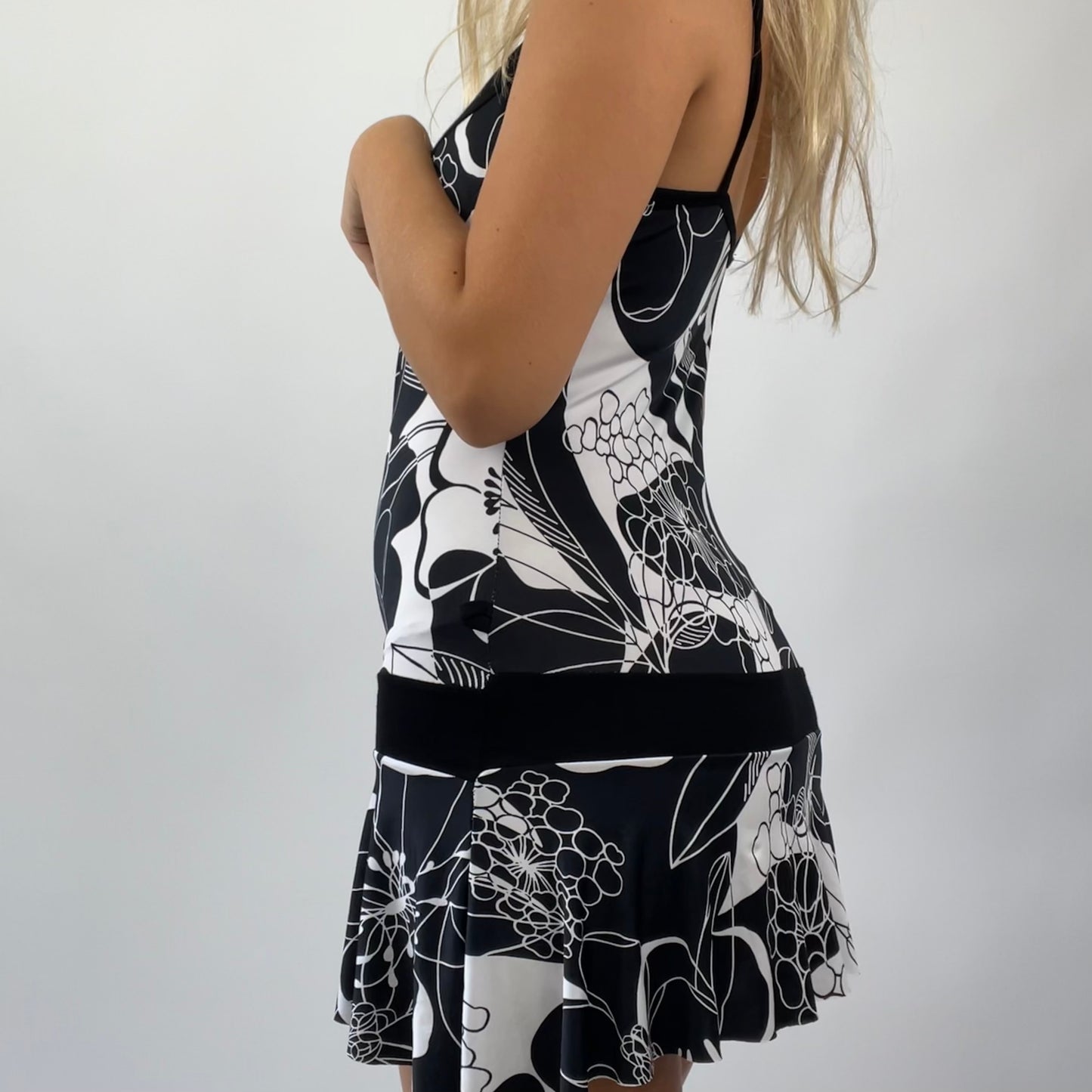 BEST PICKS | small black and white hibiscus dress