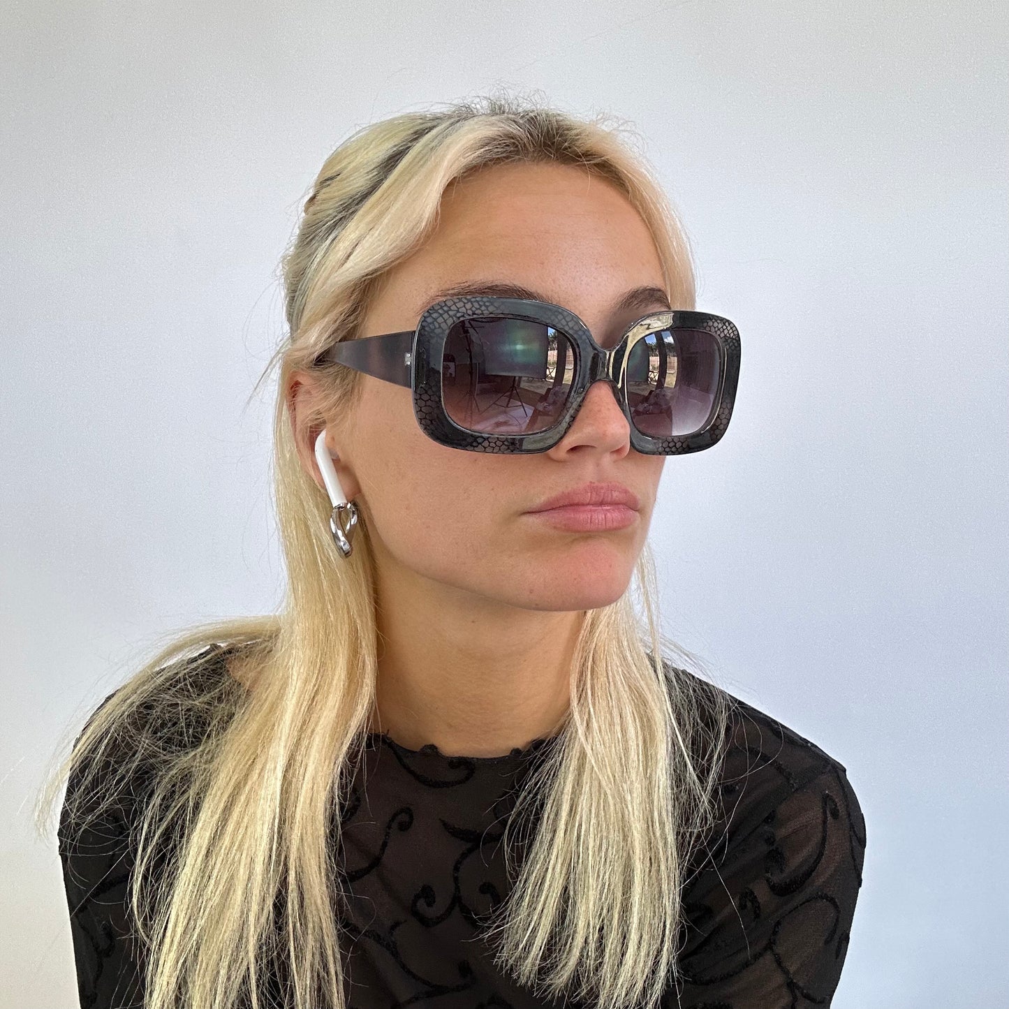 MODEL OFF DUTY DROP | black snakeskin square sunglasses