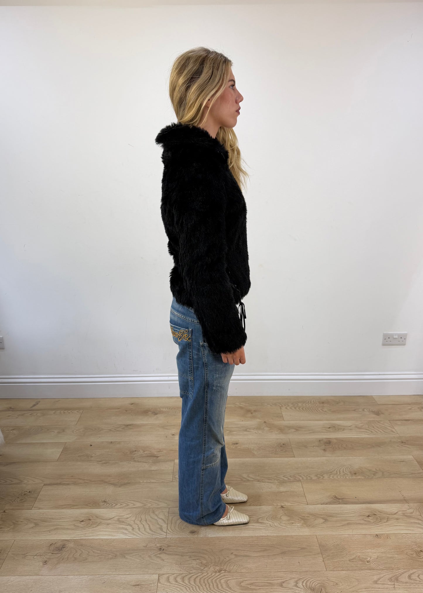 medium black pink woman faux fur zip jacket - image 6