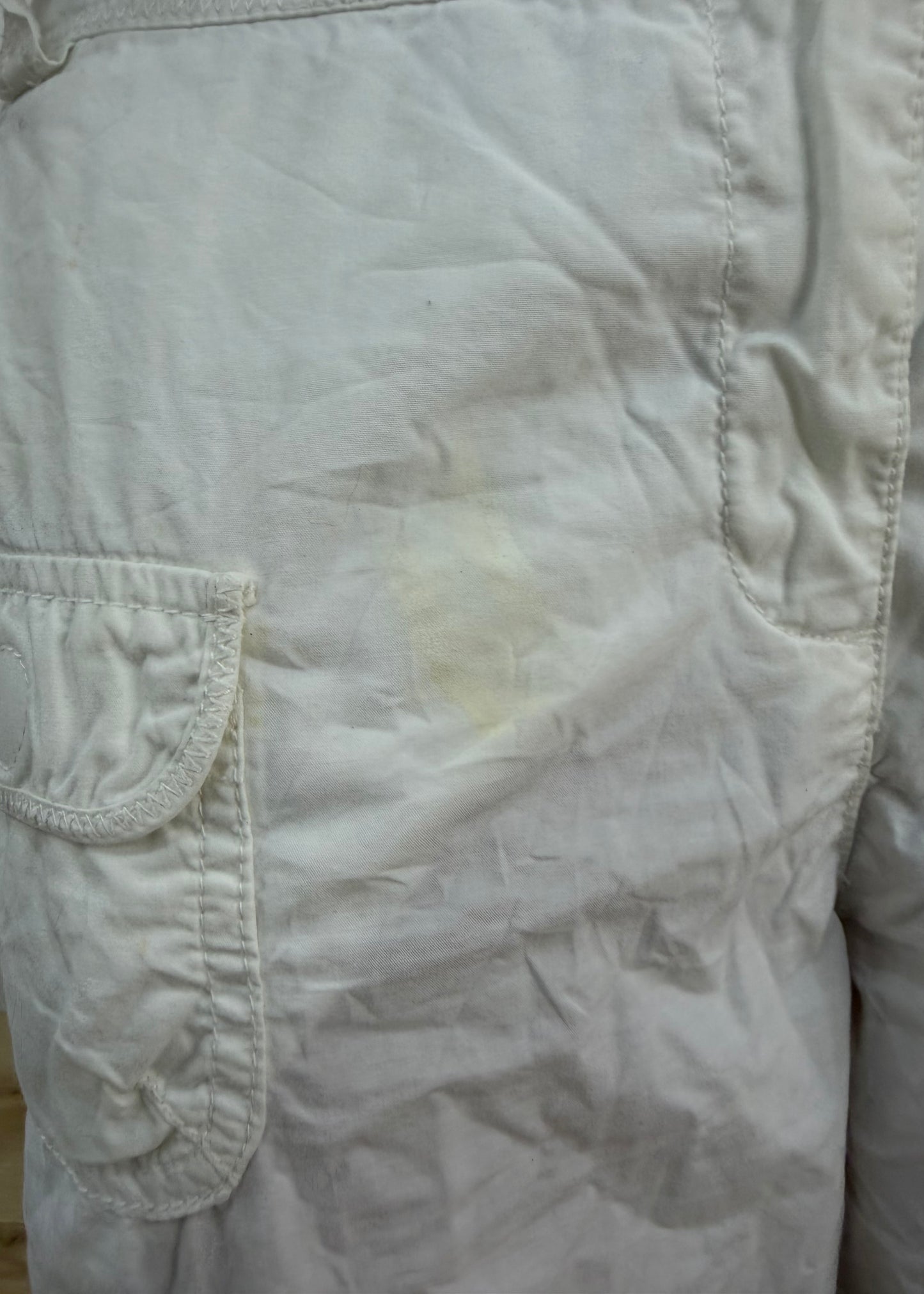 medium white Yessica cargo trousers pocket detail