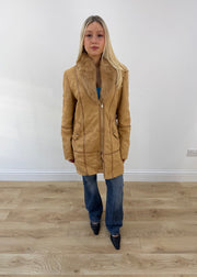 small tan d&a long coat with faux fur collar 1