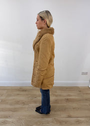 small tan d&a long coat with faux fur collar 5