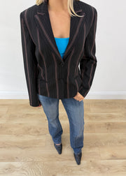 medium black vunic pinstripe blazer 2