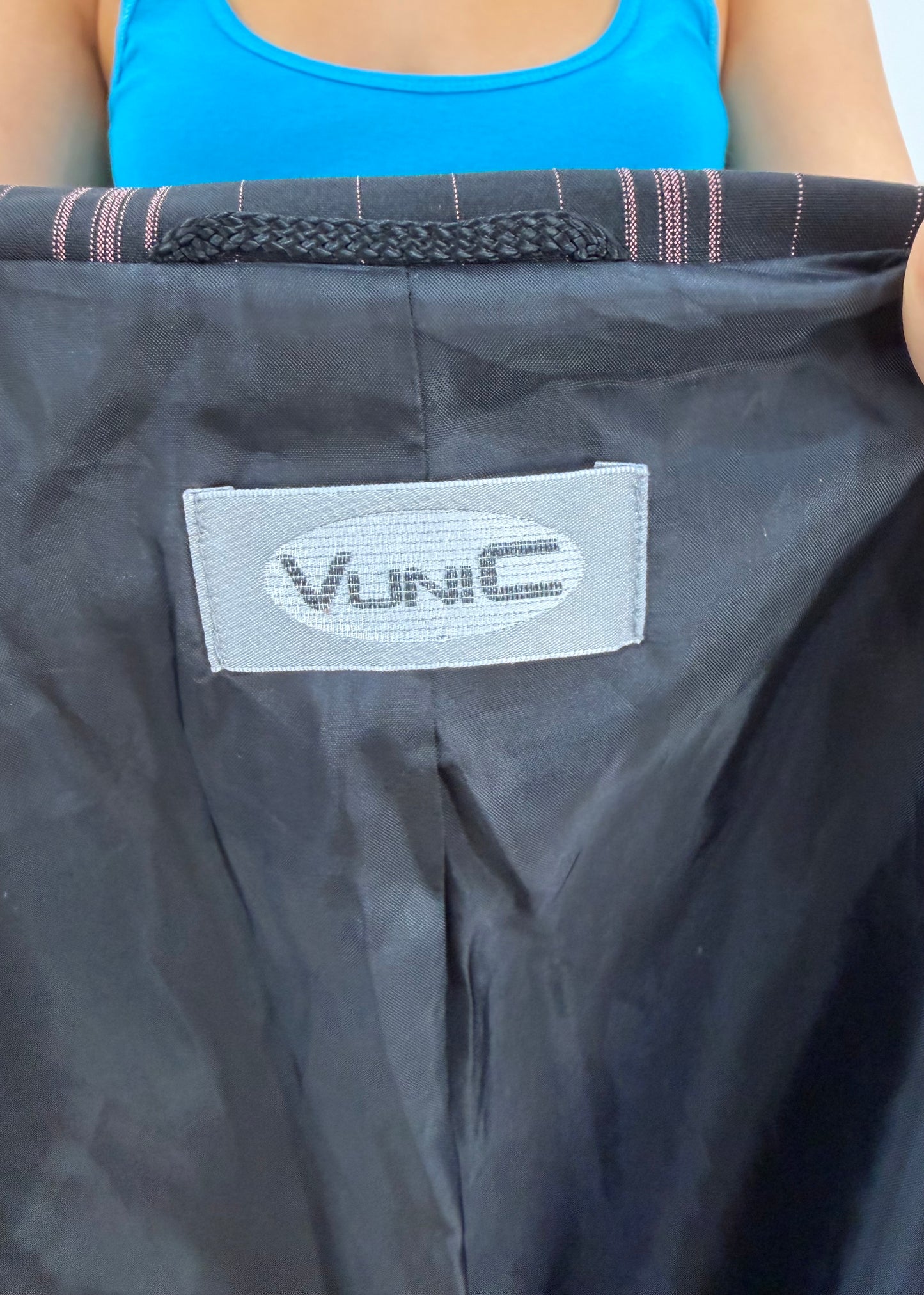 medium black vunic pinstripe blazer 8