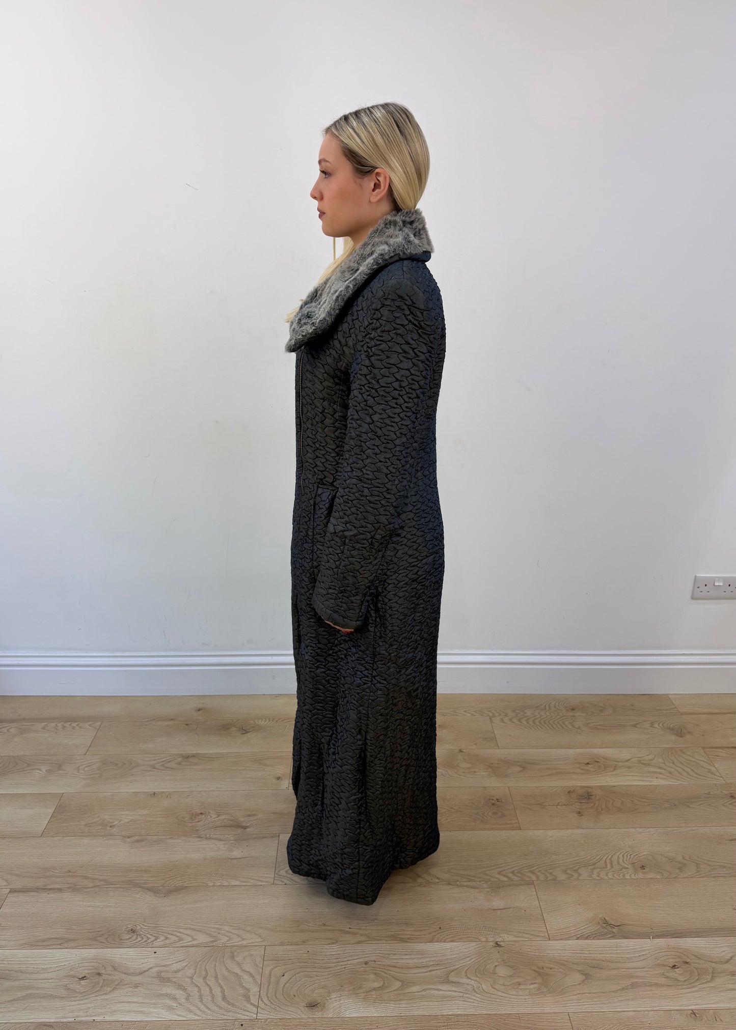 medium dark grey iron textured long coat with contrast collar 5